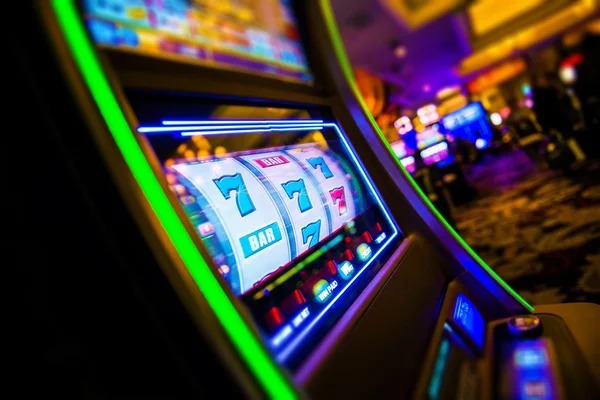 Fortune Tiger bonus round displaying free spins counter and multiplier symbols